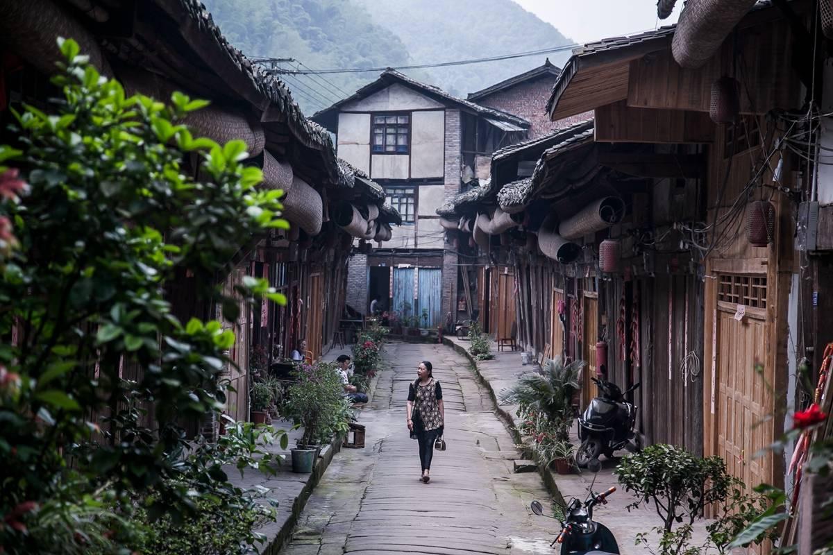 蔡依林、林心如、田馥甄坚决不表态，年入上千万才是根本原因，你怎么看？
